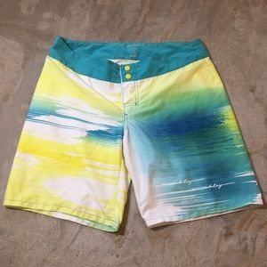 Oakley blue white yellow shorts snap button Size 10
